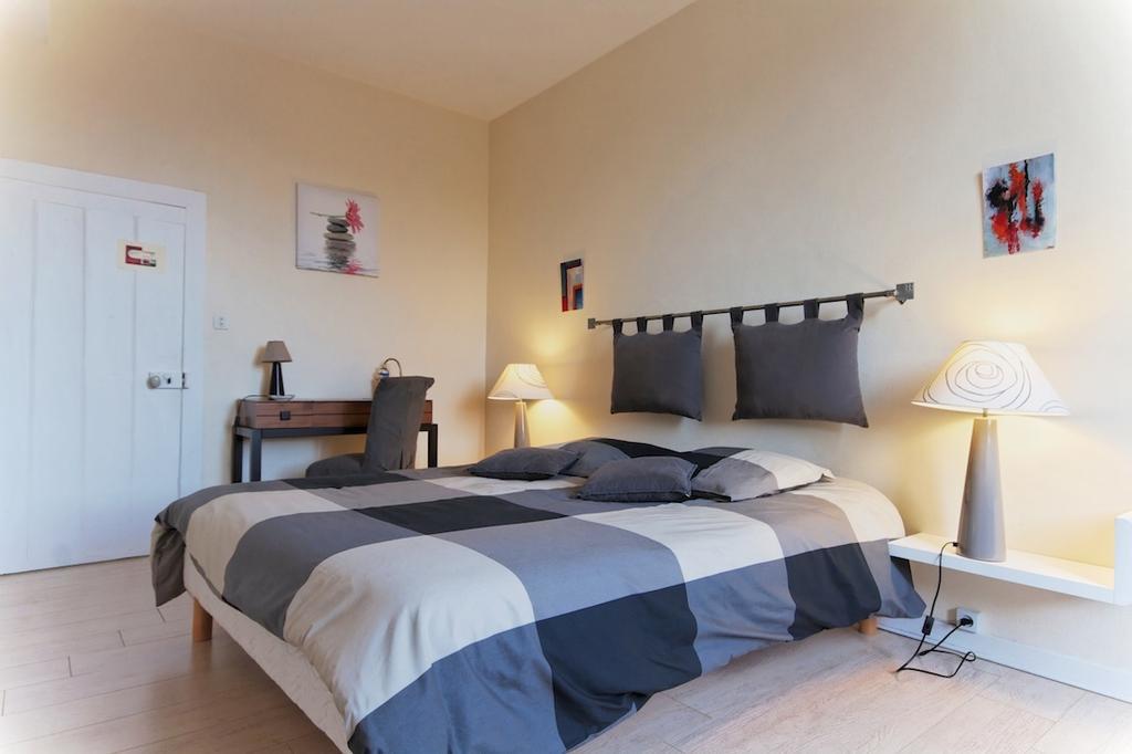 Comme A La Maison Bed & Breakfast Tours-sur-Marne Bilik gambar